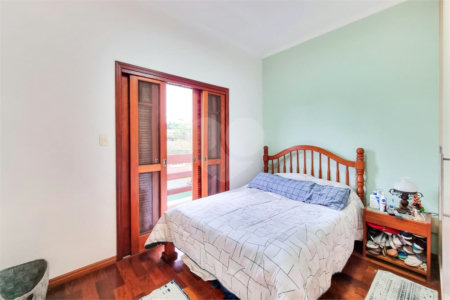 Casa à venda com 4 quartos, sendo 3 suítes, no condomínio Morada da Serra, São José dos Campos - SP