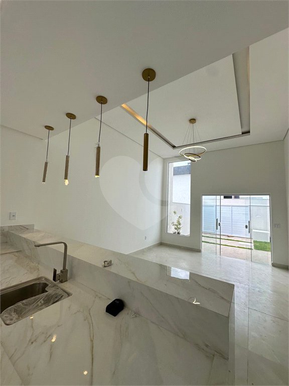 Casa à venda com 2 quartos, sendo 1 suíte, em Guriri, Cabo Frio, RJ