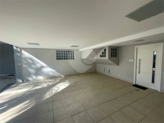 Casa à venda com 4 suítes no condomínio Fechado, São Paulo - SP
