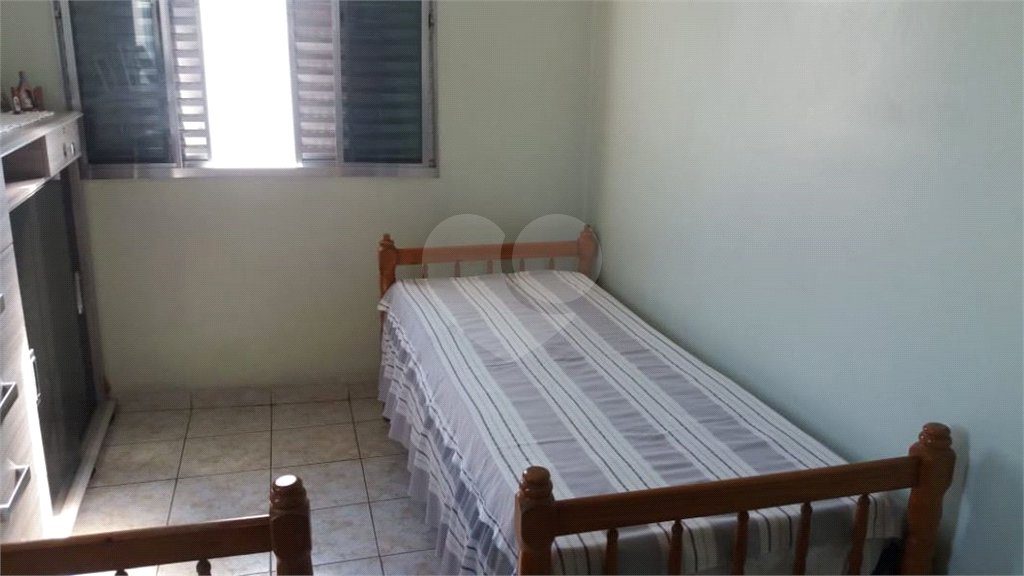 Sobrado à venda com 4 quartos em Jardim Guairaca, São Paulo, SP