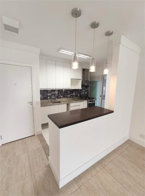 Apartamento à venda ou para alugar com 3 quartos, sendo 1 suíte, em Parque Reboucas, São Paulo, SP