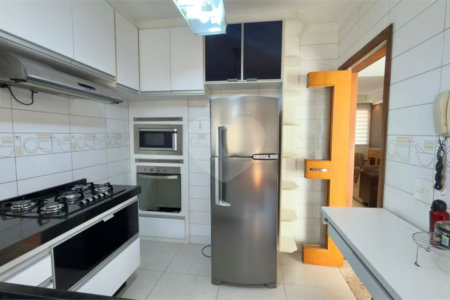 Casa à venda com 3 quartos, sendo 1 suíte, no condomínio Residencial Village Salermo, Sorocaba - SP