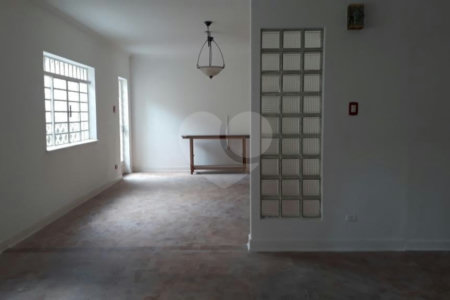 Sobrado à venda com 3 quartos, sendo 1 suíte, em Campo Belo, São Paulo, SP