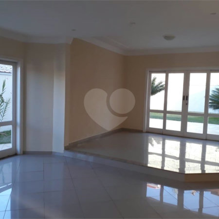 Sobrado à venda com 3 quartos, sendo 1 suíte,  em Condomínio Residencial Terras do Caribe, Valinhos, SP