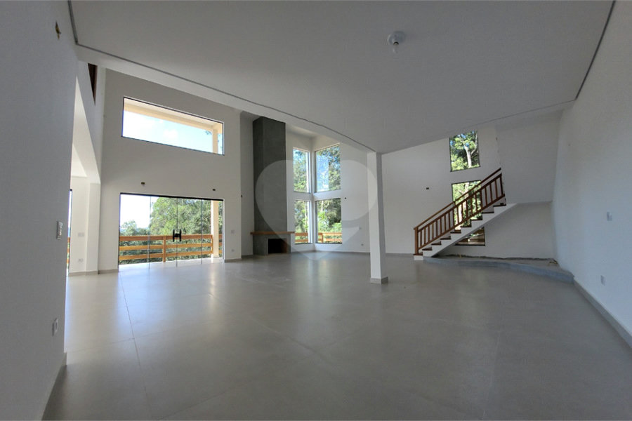 Casa à venda com 4 suítes no condomínio Sausalito, Mairiporã - SP