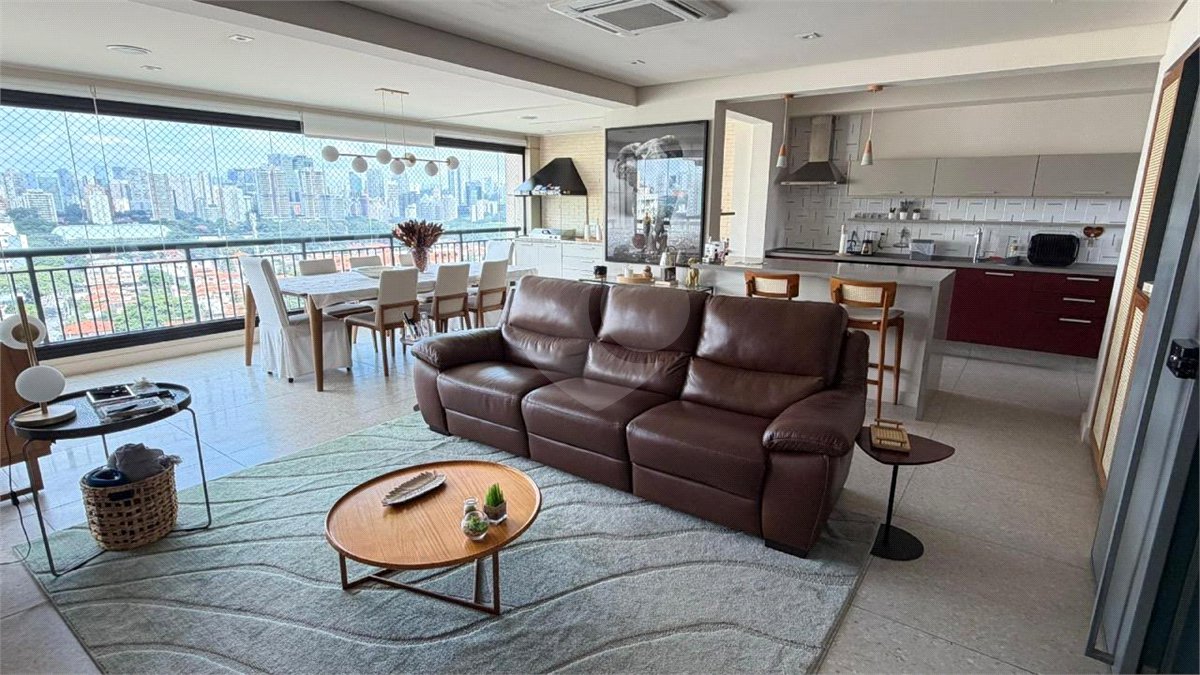 Apartamento à venda com 3 suítes em Vila Olímpia, São Paulo, SP