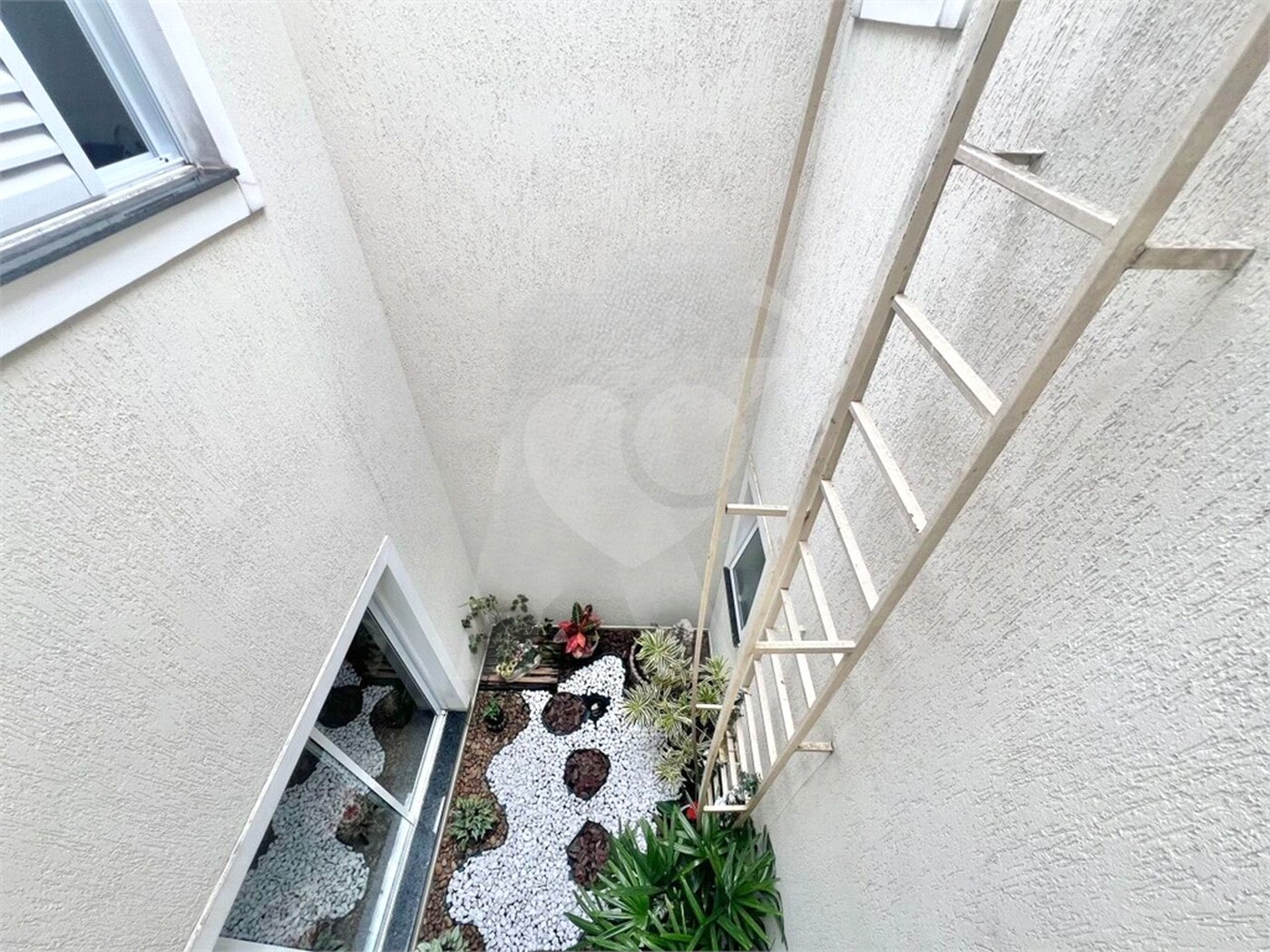 Sobrado à venda com 3 quartos, sendo 1 suíte,  em Tremembé, São Paulo, SP
