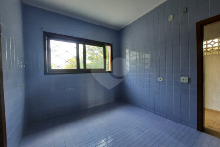Casa Térrea à venda com 3 suítes em Interlagos, São Paulo, SP