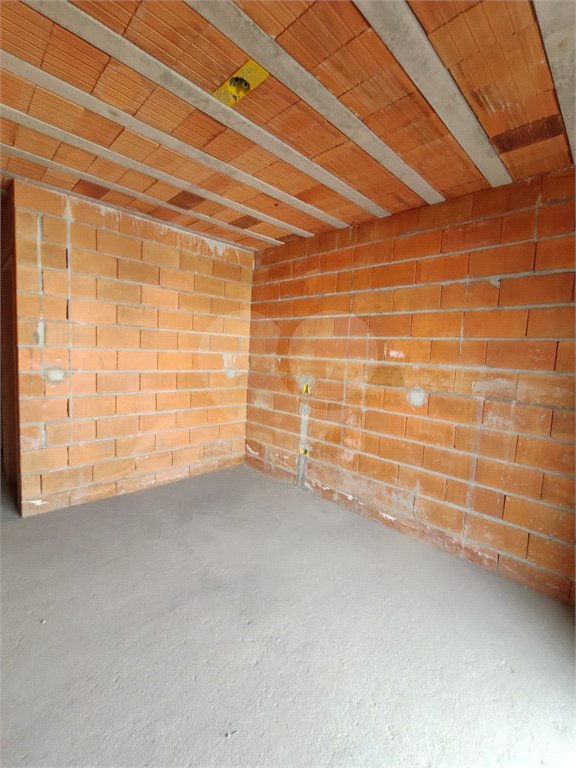 Casa para alugar com 1 quarto no condomínio Residencial Nivi, São Paulo - SP