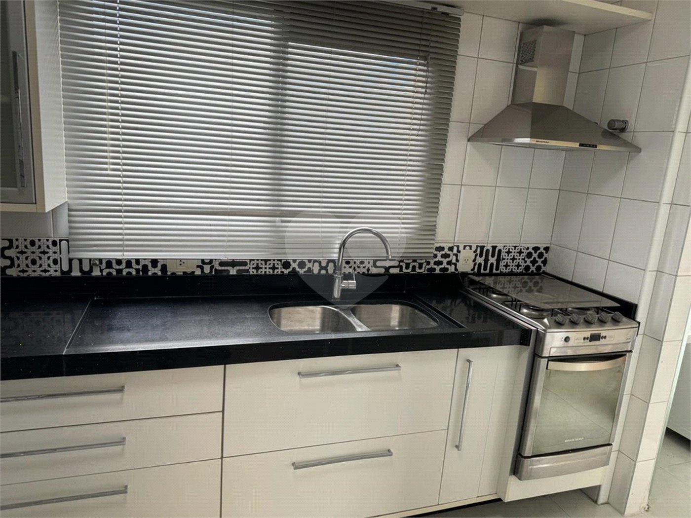 Apartamento à venda com 3 quartos, sendo 30 suítes,  em Jardim Judith, Sorocaba, SP
