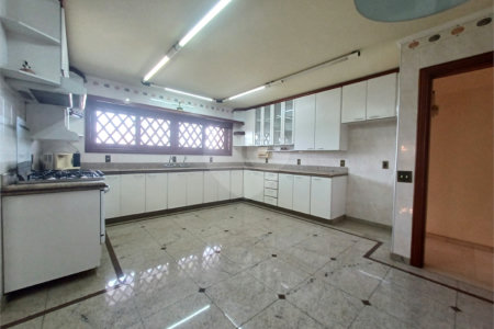 Casa à venda com 6 suítes no condomínio Portal da Raposo, Sorocaba - SP