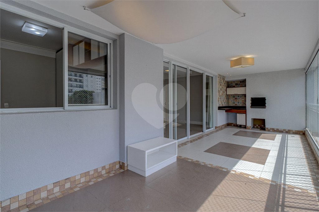 Apartamento à venda com 4 quartos, sendo 3 suítes, em Alto da Boa Vista, São Paulo, SP