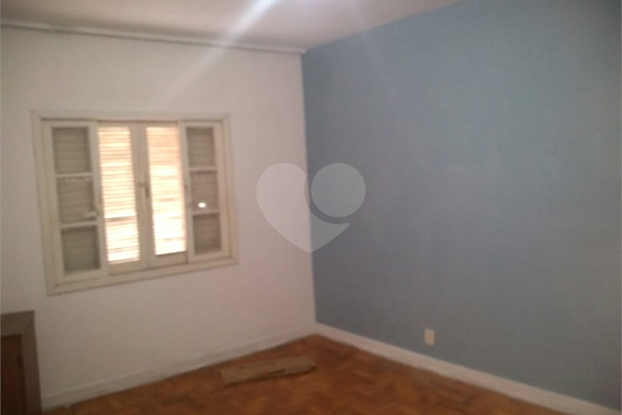 Sobrado à venda com 3 quartos em Vila Nivi, São Paulo, SP