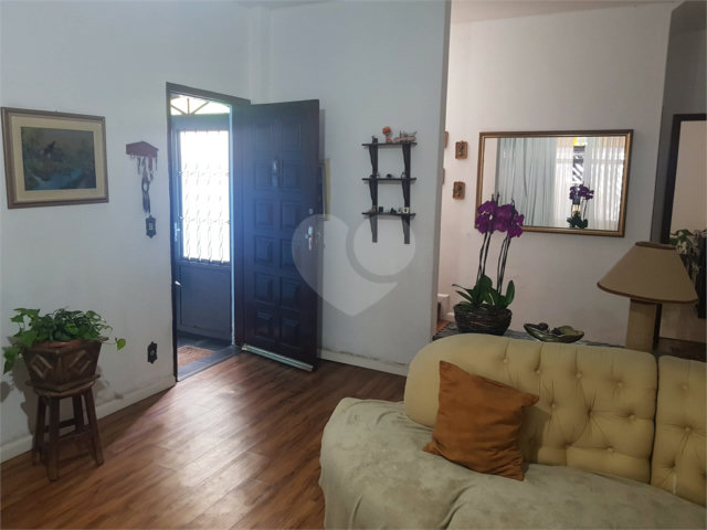 Sobrado à venda com 3 quartos, sendo 1 suíte,  em Campo Grande, São Paulo, SP