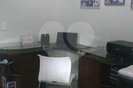 Apartamento à venda com 3 quartos, sendo 1 suíte, em Vila Monumento, São Paulo, SP