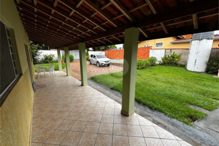 Casa à venda com 4 quartos, sendo 2 suítes, no condomínio Zuleika Jabour, Salto - SP