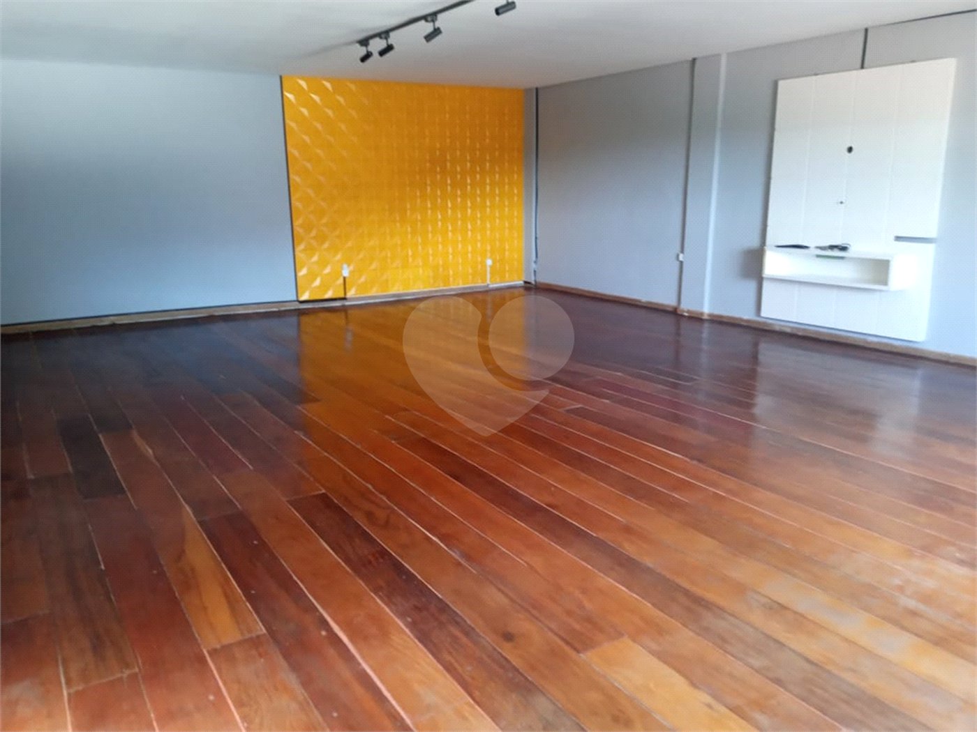Casa à venda com 2 quartos, sendo 3 suítes,  no condomínio Aruã, Mogi das Cruzes - SP