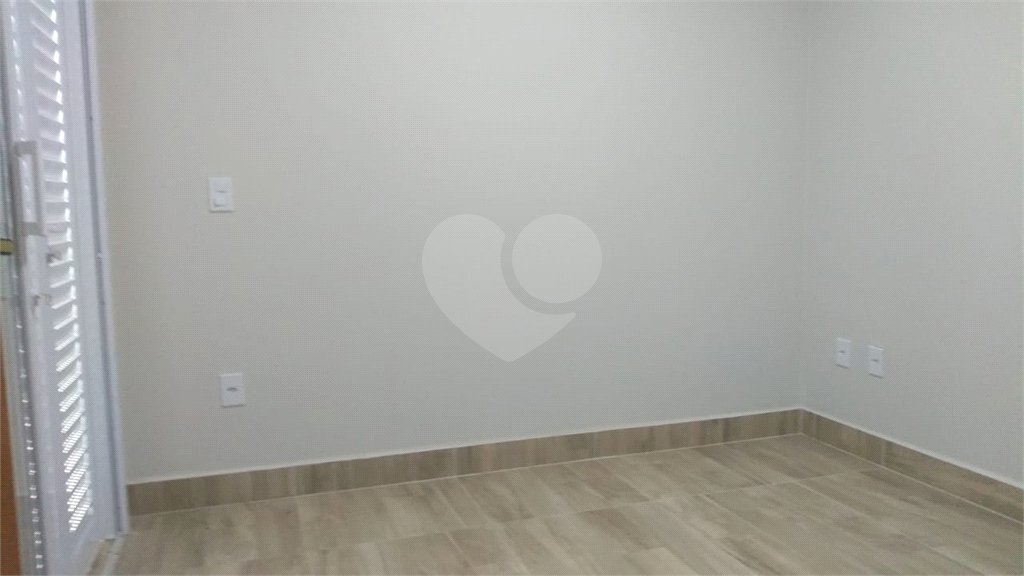 Casa à venda com 3 quartos, sendo 1 suíte, no condomínio Terras da Estância, Paulínia - SP