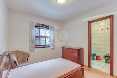 Casa Térrea à venda com 4 quartos, sendo 1 suíte, em Jardim Prudência, São Paulo, SP