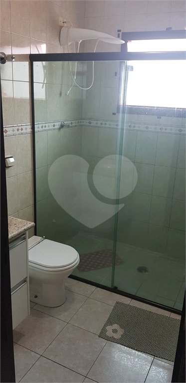 Sobrado à venda com 3 quartos, sendo 1 suíte, em Vila Vitório Mazzei, São Paulo, SP