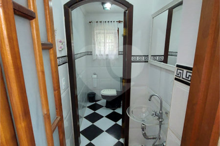 Casa à venda ou para alugar com 5 quartos, sendo 1 suíte, em Cumbari, Mairiporã, SP
