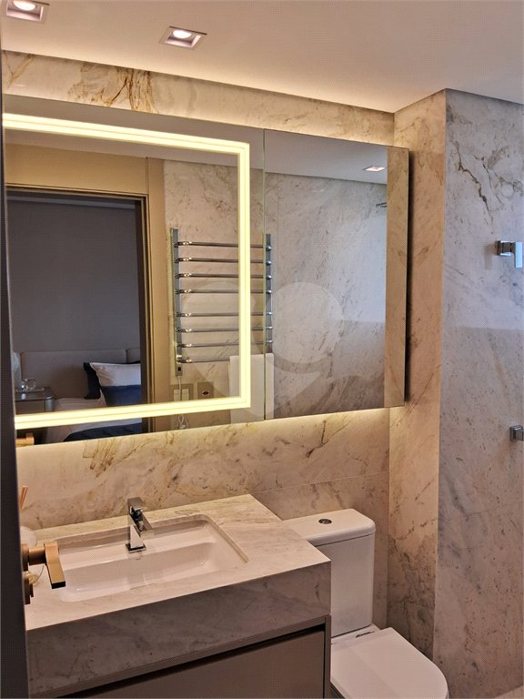 Apartamento à venda com 3 suítes em Moema, São Paulo, SP