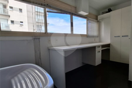 Apartamento à venda com 2 suítes em Pinheiros, São Paulo, SP
