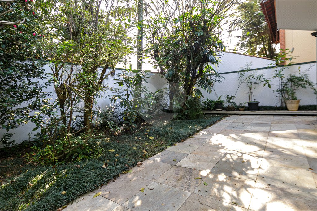 Sobrado à venda com 3 quartos, sendo 1 suíte,  em Granja Julieta, São Paulo, SP