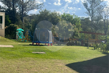 Casa à venda ou para alugar com 2 quartos, sendo 4 suítes, no condomínio Residencial Jardim Bréscia, Indaiatuba - SP