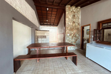 Casa à venda com 3 quartos, sendo 1 suíte, em Campinho, Porto Seguro, BA