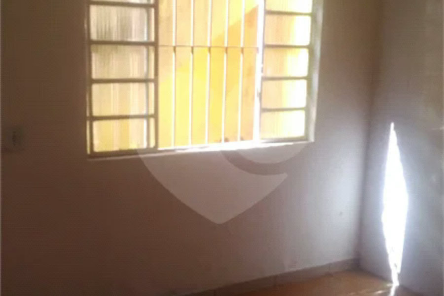 Sobrado à venda com 4 quartos, sendo 1 suíte, em Campo Limpo, São Paulo, SP