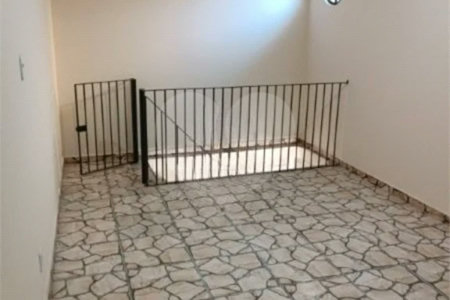 4 casas independentes em terreno de 245m² , à venda no Jardim Soares em Guainazes.