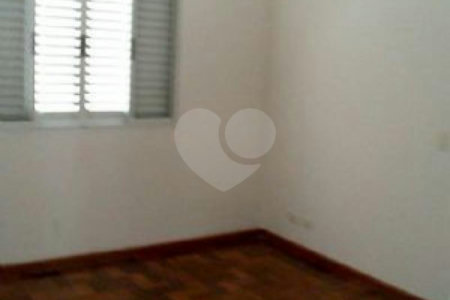 Sobrado à venda com 4 quartos, sendo 2 suítes, em Vila Sônia, São Paulo, SP