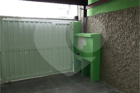 Sobrado à venda com 2 quartos em Jardim Itacolomi, São Paulo, SP
