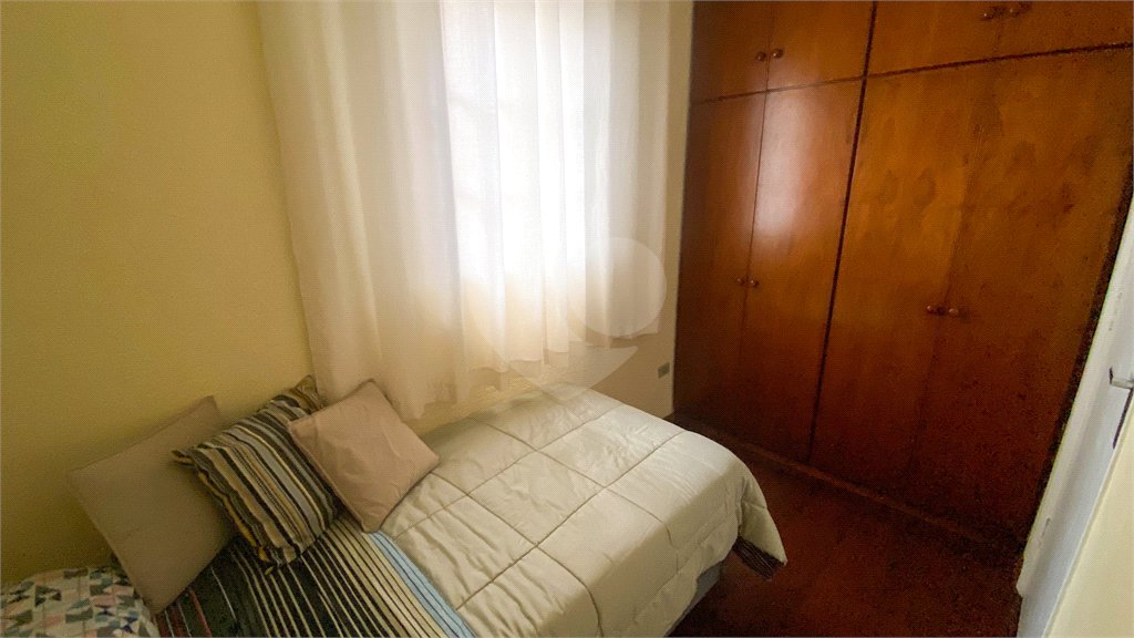 Sobrado com 03 dormitórios e 2 vagas no Jd Líbano