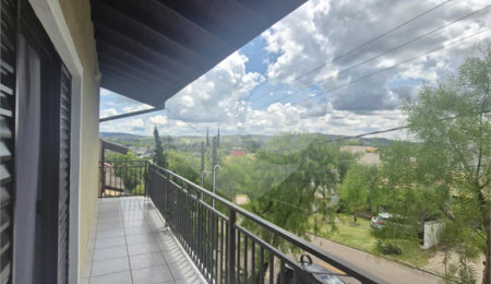 Casa à venda com 4 quartos, sendo 2 suítes,  no condomínio Grape Village, Vinhedo - SP