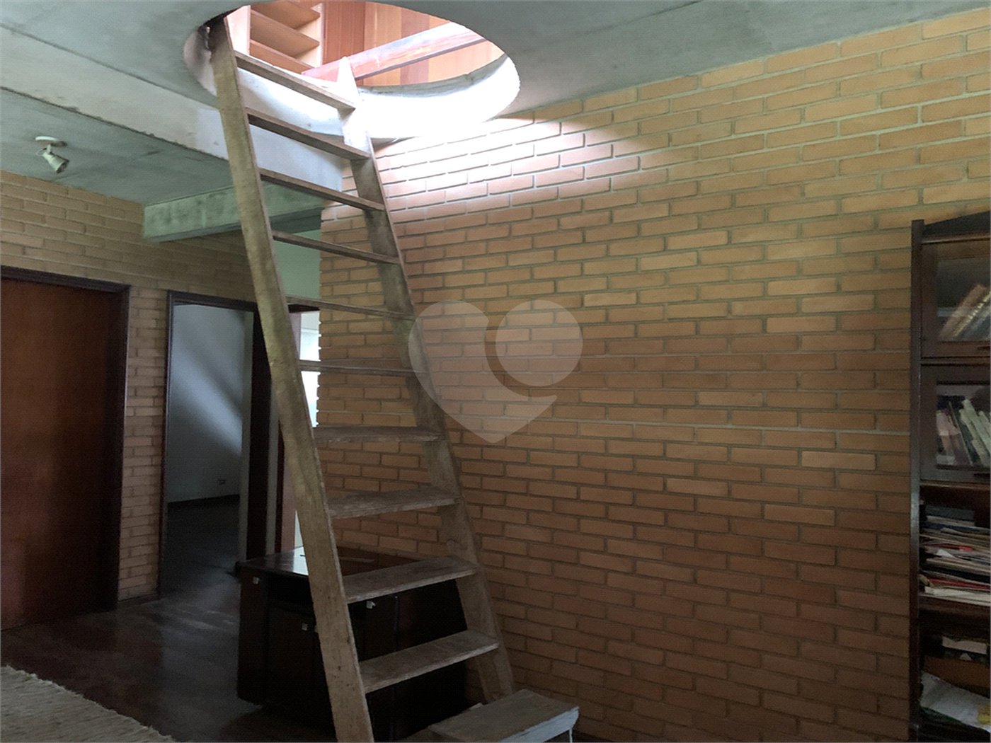 Sobrado à venda com 4 quartos, sendo 2 suítes,  em Tremembé, São Paulo, SP