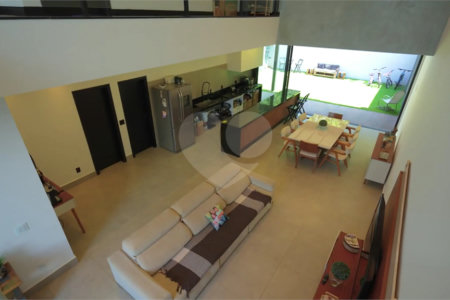 Casa à venda com 3 suítes em Pinheirinho, Vinhedo, SP