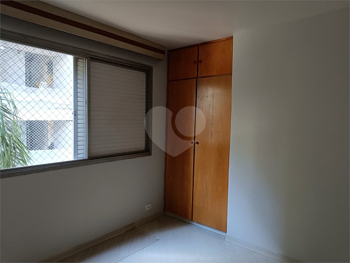 Apartamento à venda com 3 quartos, sendo 1 suíte, em Moema, São Paulo, SP