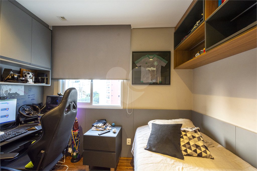 Apartamento à venda com 3 quartos, sendo 1 suíte,  em Jardim Marajoara, São Paulo, SP