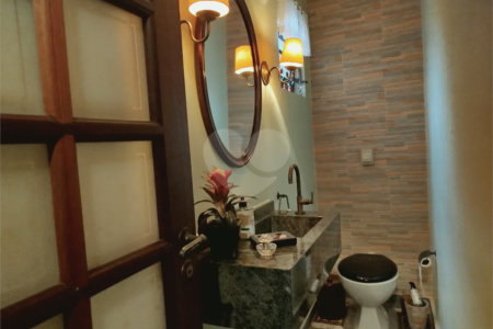 Sobrado à venda com 3 quartos, sendo 1 suíte, em Vila Matias, São Paulo, SP