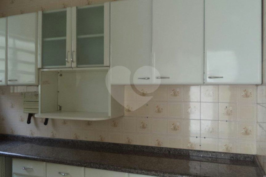 Sobrado à venda com 3 quartos, sendo 1 suíte, em Parada Inglesa, São Paulo, SP
