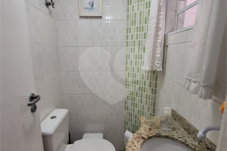 Casa à venda com 3 quartos, sendo 1 suíte, no condomínio Villaggio Tronchim, São Paulo - SP