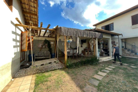 Casa à venda com 8 quartos, sendo 3 suítes, em Jardim Terceiro Centenário, Atibaia, SP