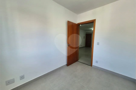 Apartamento à venda com 2 quartos em Vila Mangalot, São Paulo, SP