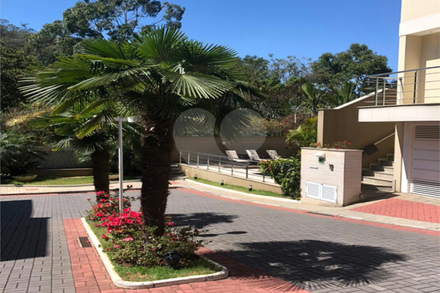 Casa à venda com 4 quartos, sendo 2 suítes, no condomínio Florada da Serra, São Paulo - SP