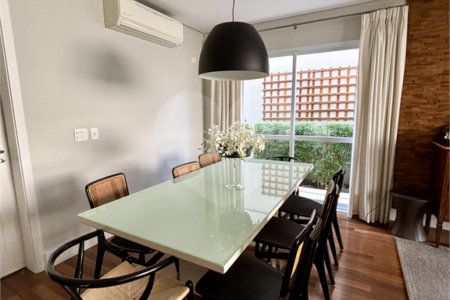 Casa à venda com 4 quartos, sendo 3 suítes, no condomínio Vila Carmel, São Paulo - SP