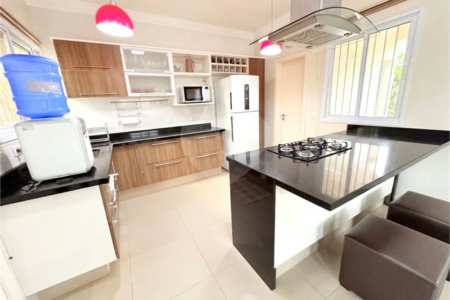 Casa à venda com 3 suítes em Parque Nova Suíça, Valinhos, SP