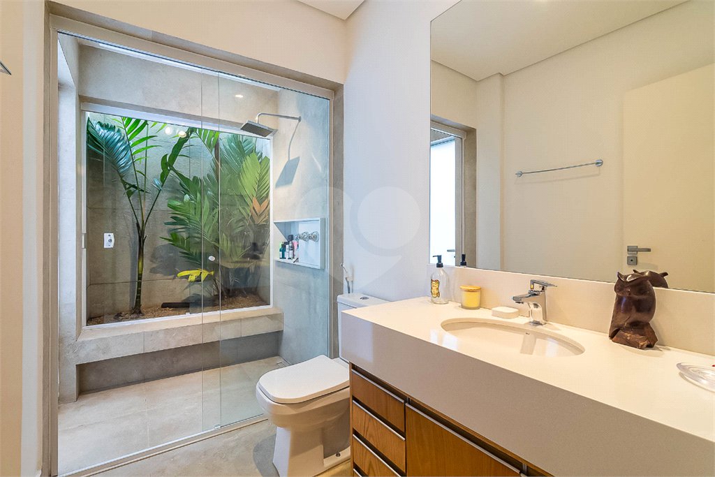 Casa de Vila à venda com 4 quartos, sendo 3 suítes, em Vila Nova Conceição, São Paulo, SP
