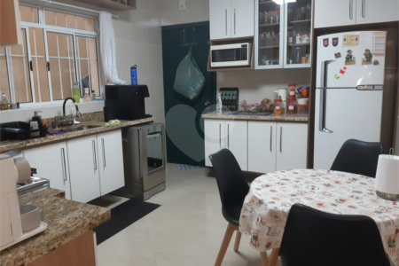 Sobrado à venda com 3 suítes em Parada Inglesa, São Paulo, SP